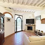 Appartamento Con Piscina E Giardino A Siena