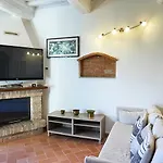 Appartamento Con Piscina E Giardino A Siena